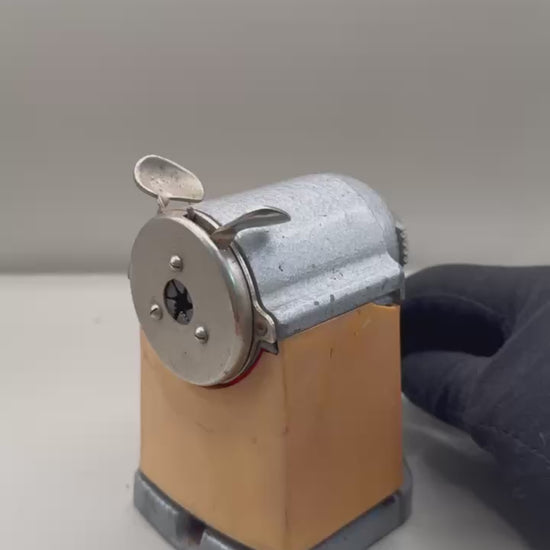 Soviet Mechanical Pencil Sharpener SHPR-164, 1970s USSR, Working - video
