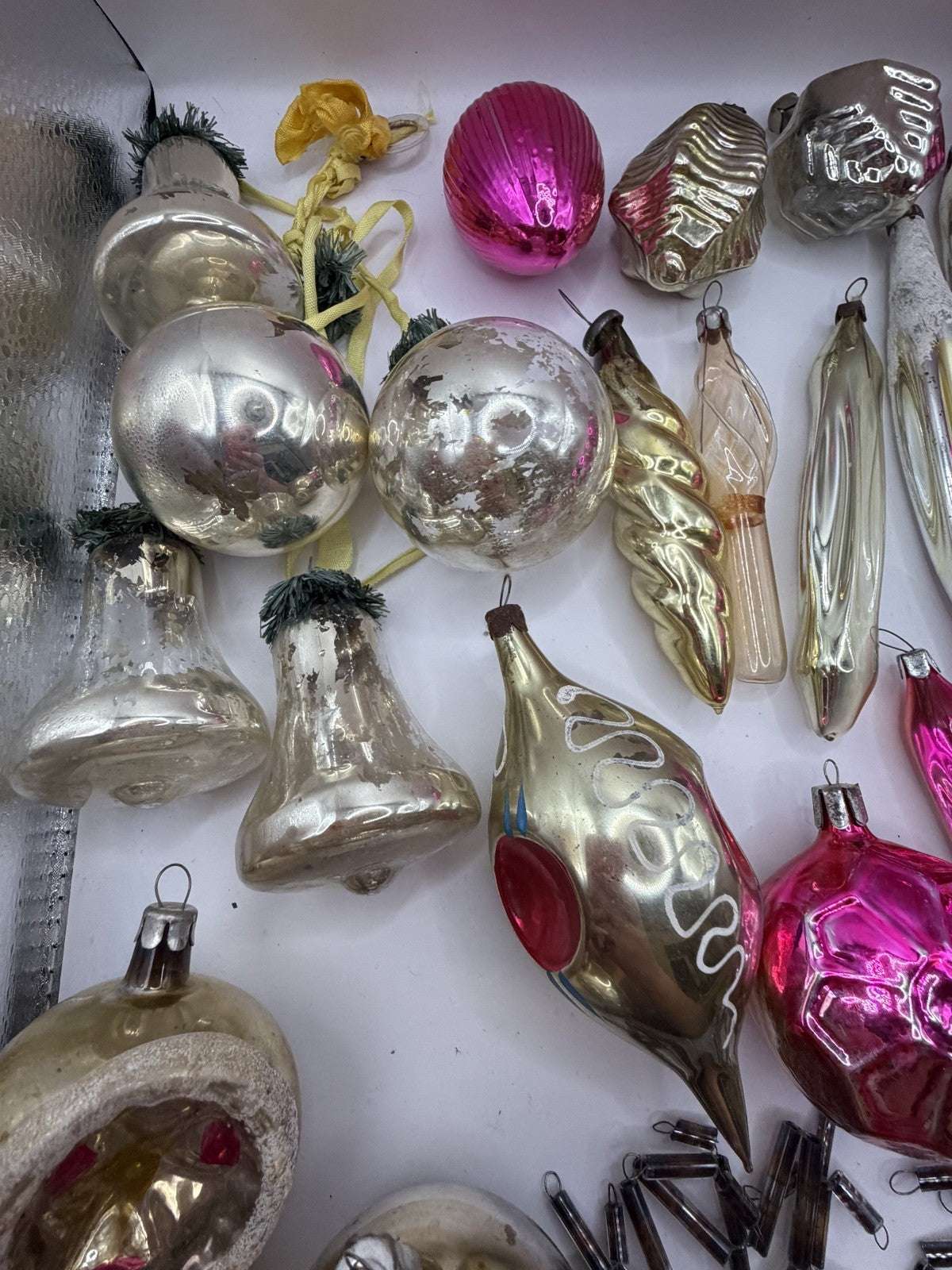 Soviet Glass Christmas Ornaments Lot of 30, Baubles & Icicles (Lot 29) - photo 10