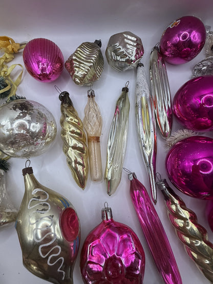 Soviet Glass Christmas Ornaments Lot of 30, Baubles & Icicles (Lot 29) - photo 6