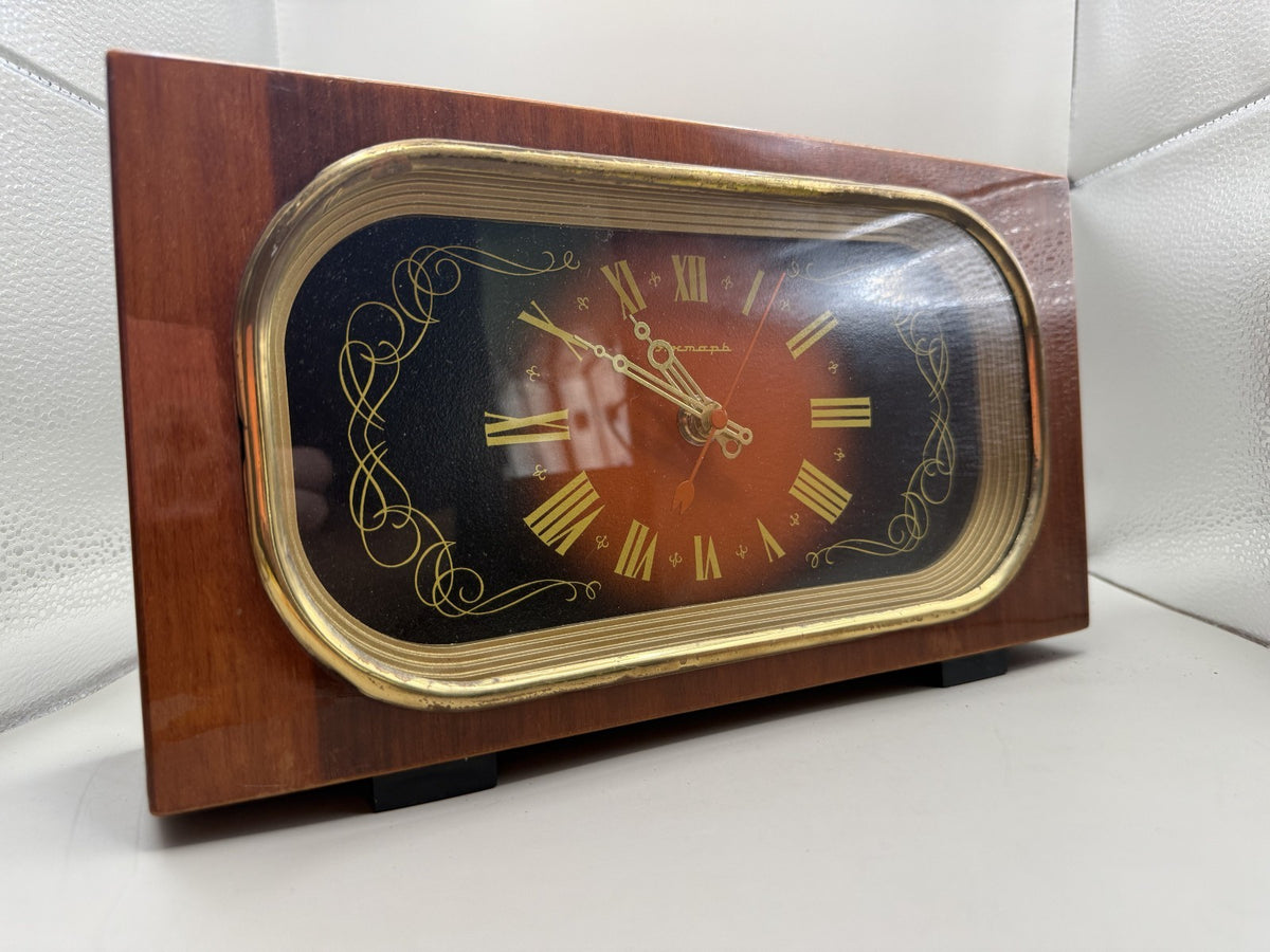 Yantar Soviet Wooden Mantel Clock with Roman Numerals, Orel - photo 1