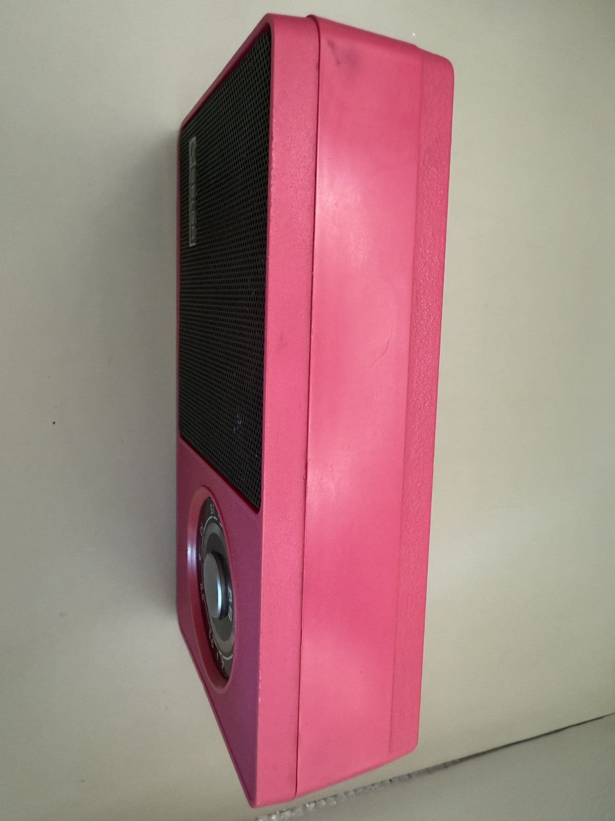 Selga Soviet Portable Transistor Radio, Red Case, Riga - photo 7