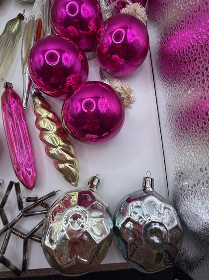 Soviet Glass Christmas Ornaments Lot of 30, Baubles & Icicles (Lot 29) - photo 13