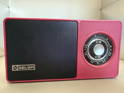Selga Soviet Portable Transistor Radio, Red Case, Riga - photo 2