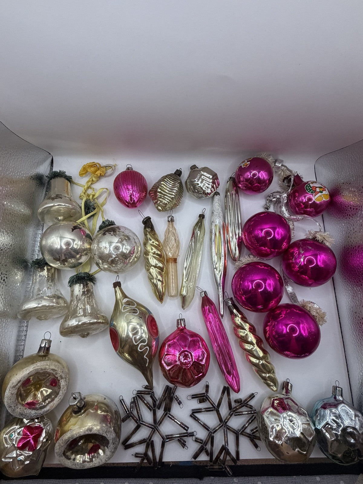 Soviet Glass Christmas Ornaments Lot of 30, Baubles & Icicles (Lot 29) - photo 8