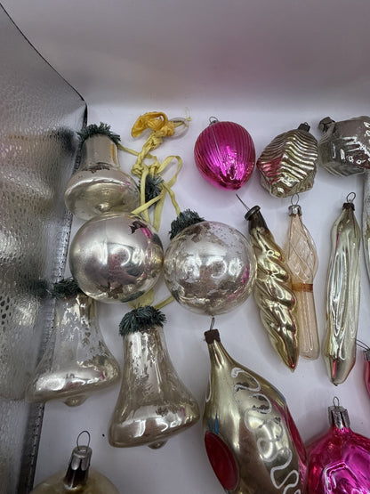 Soviet Glass Christmas Ornaments Lot of 30, Baubles & Icicles (Lot 29) - photo 5