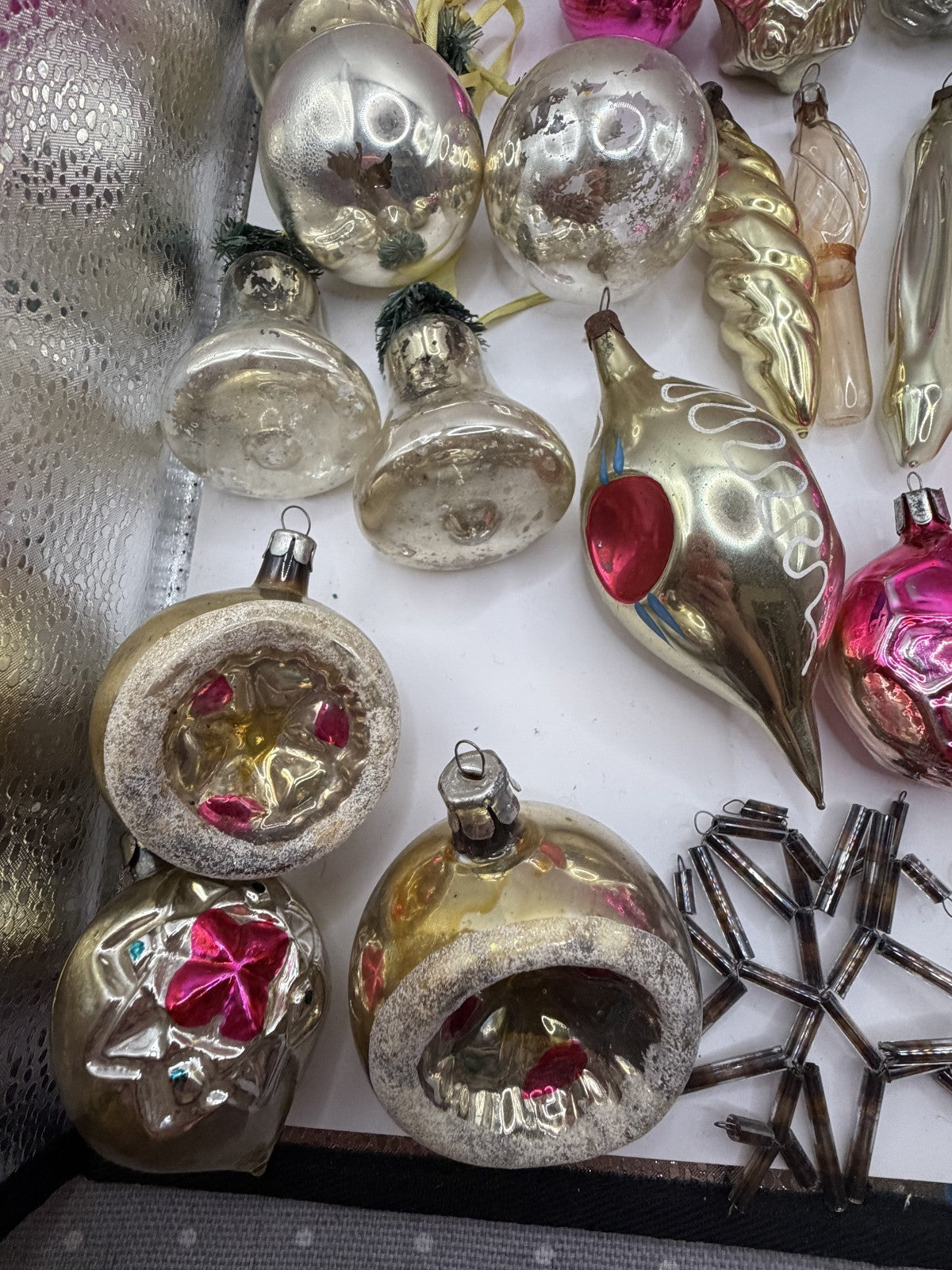 Soviet Glass Christmas Ornaments Lot of 30, Baubles & Icicles (Lot 29) - photo 4